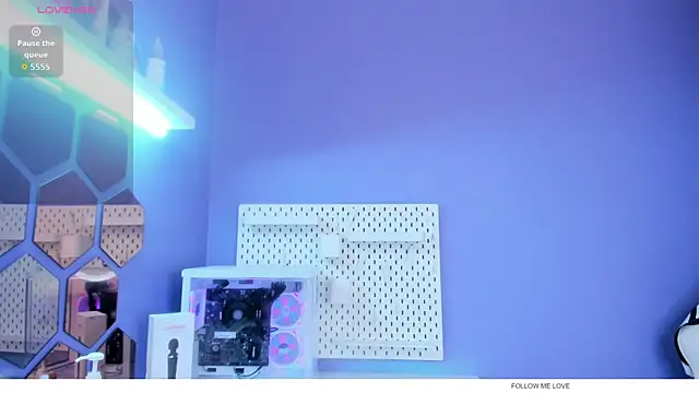 Alice 26  online show from November 11, 2:01 pm