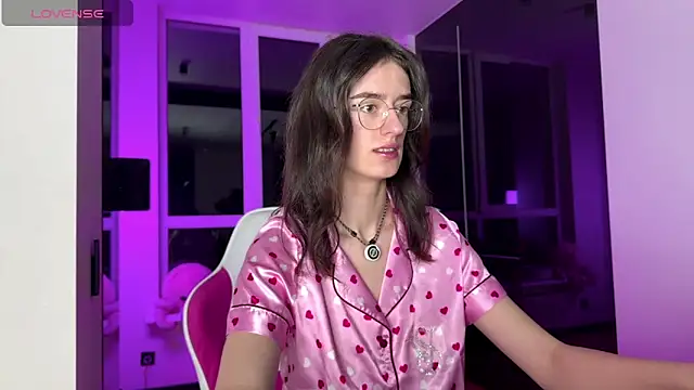 TwinTemptations online show from March 28, 7:15 pm