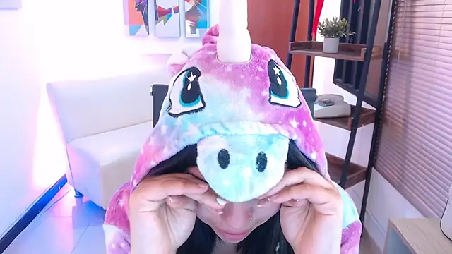 dangel noir6 online show from February 7, 10:45 am