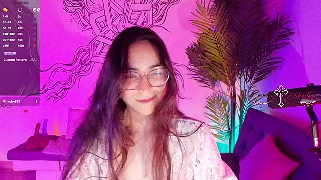 Emmi Roberts online show from April 2, 4:41 am