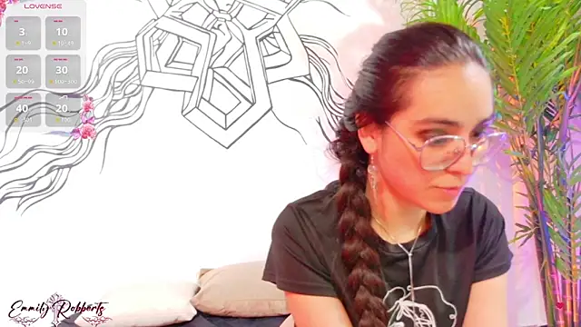 Emmi Roberts online show from February 20, 9:28 pm