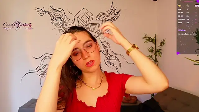 Emmi Roberts online show from March 19, 10:10 pm