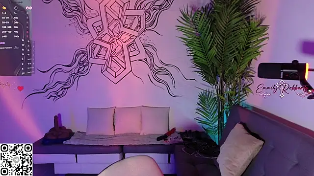 Emmi Roberts online show from April 13, 2:04 am