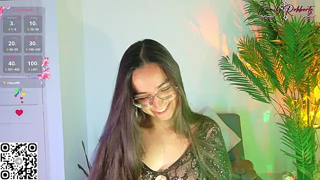 Emmi Roberts online show from July 14, 10:49 pm