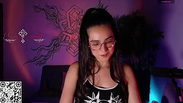 Emmi Roberts online show from May 19, 12:59 am
