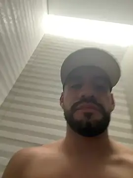 Snapshot of Leon__Hart_ chatting on July 4, 6:34 pm Leon Hart online show from July 4, 6:34 pm