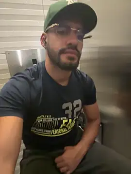 Snapshot of Leon__Hart_ chatting on June 11, 6:38 pm Leon Hart online show from June 11, 6:38 pm