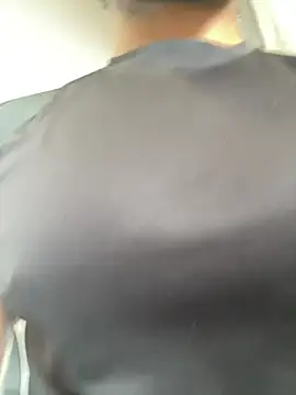 Snapshot of Leon__Hart_ chatting on July 8, 9:15 pm Leon Hart online show from July 8, 9:15 pm