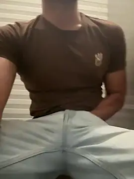 Snapshot of Leon__Hart_ chatting on July 18, 12:19 am Leon Hart online show from July 18, 12:19 am