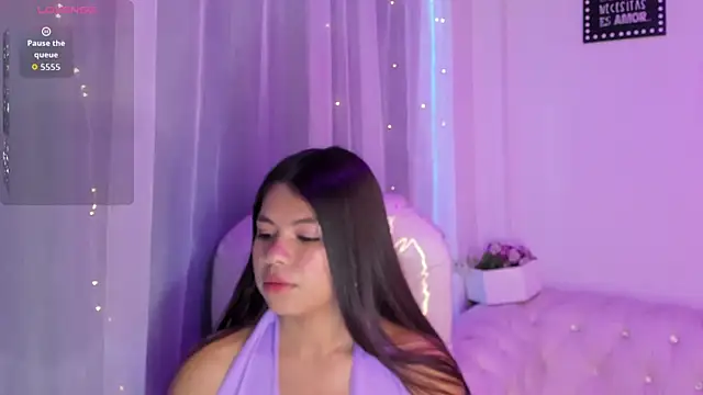 Snapshot of Pretty_Johnson_ chatting on November 7, 11:37 am Pretty Johnson online show from November 7, 11:37 am