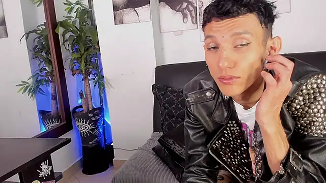 Giotrashy online show from October 22, 8:08 pm