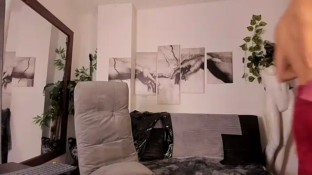 Giotrashy online show from September 16, 7:59 pm