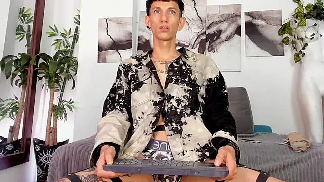 Giotrashy online show from April 16, 4:19 pm