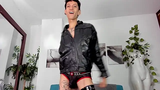Giotrashy online show from April 23, 2:51 pm