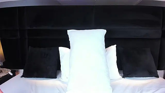 Snapshot of LauraCarther chatting on December 14, 5:40 pm LauraCarther online show from December 14, 5:40 pm