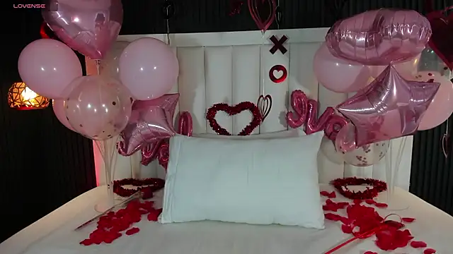 LauraCarther online show from February 14, 5:24 pm