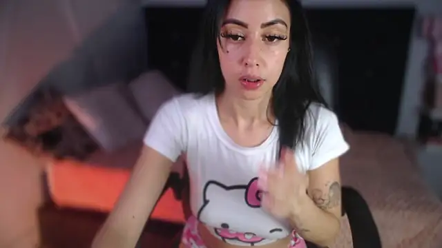 Snapshot of Taylor_dolll chatting on November 20, 6:36 am Taylor dolll online show from November 20, 6:36 am