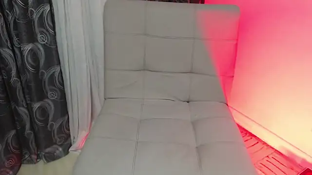 Snapshot of Taylor_dolll chatting on October 22, 2:55 am Taylor dolll online show from October 22, 2:55 am