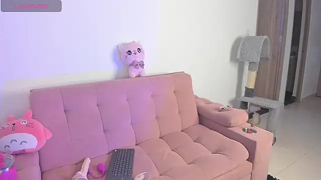 Snapshot of princesssammy2 chatting on November 28, 12:33 am princesssammy2 online show from November 28, 12:33 am