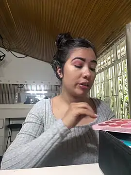 alice kingsley  online show from March 27, 8:10 pm