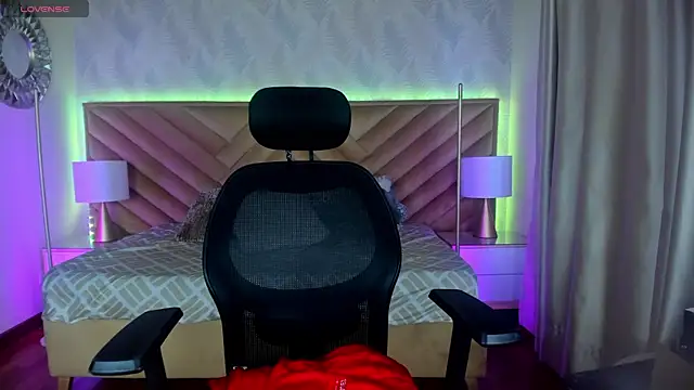 alice kingsley  online show from April 18, 9:04 pm