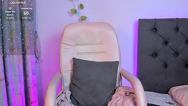 Quiinn bx online show from November 29, 8:31 pm