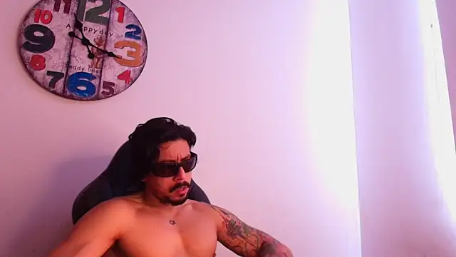 Snapshot of josemeirelesfox chatting on October 7, 9:21 am josemeirelesfox online show from October 7, 9:21 am
