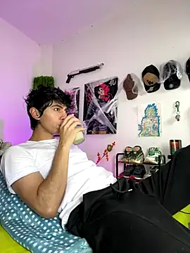 Snapshot of Yaiden_11 chatting on October 9, 10:05 am Yaiden 11 online show from October 9, 10:05 am