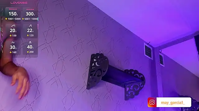 Snapshot of may_fox06 chatting on October 26, 10:26 am may fox06 online show from October 26, 10:26 am