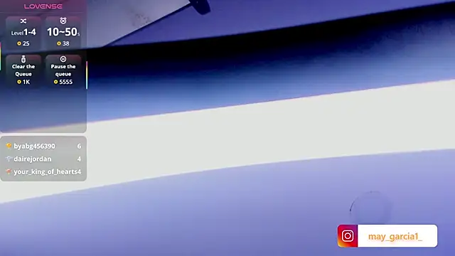 Snapshot of may_fox06 chatting on November 27, 1:55 pm may fox06 online show from November 27, 1:55 pm