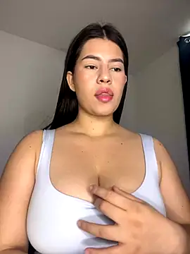 Saanvi21 online show from November 8, 11:36 am