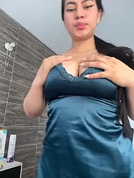 Snapshot of Saanvi21 chatting on October 24, 2:05 pm Saanvi21 online show from October 24, 2:05 pm