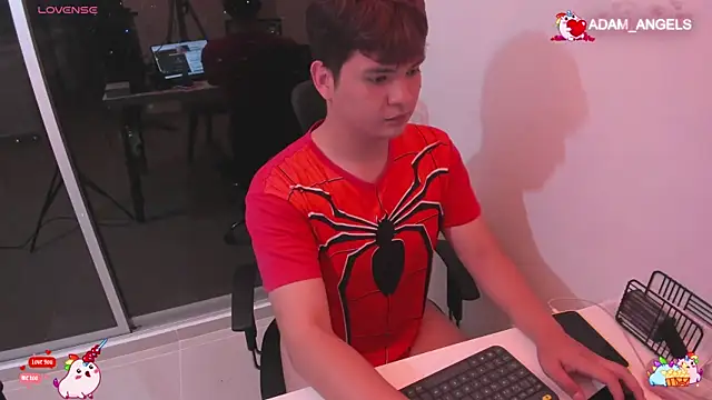 Snapshot of adam_angelssss chatting on June 17, 6:57 am adam angelssss online show from June 17, 6:57 am