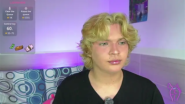 Snapshot of adam_angelssss chatting on October 3, 7:48 pm adam angelssss online show from October 3, 7:48 pm