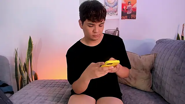 Snapshot of adam_angelssss chatting on June 24, 9:12 pm adam angelssss online show from June 24, 9:12 pm