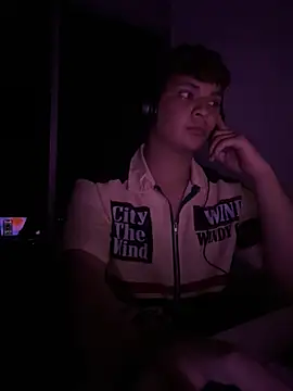 Snapshot of adam_angelssss chatting on June 12, 9:29 am adam angelssss online show from June 12, 9:29 am