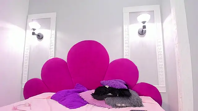 Snapshot of chanel_lyn chatting on March 16, 12:01 am chanel lyn online show from March 16, 12:01 am