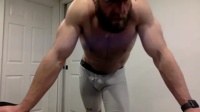Snapshot of clarkefit chatting on March 19, 1:32 am clarkefit online show from March 19, 1:32 am