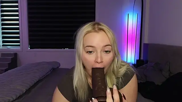 margot robbie7 online show from October 21, 9:58 pm