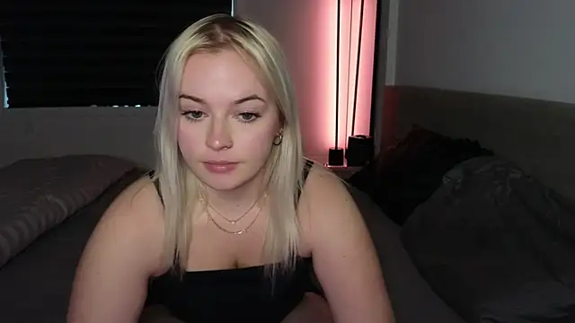 margot robbie7 online show from October 26, 10:10 pm