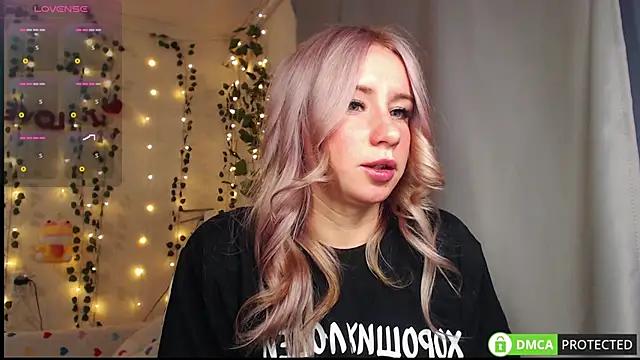 Mia  Kitty online show from September 21, 3:50 pm