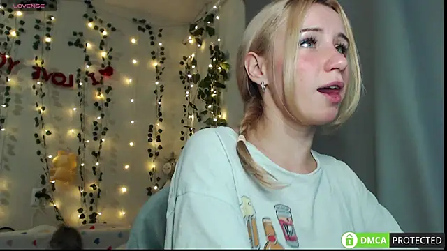 Mia  Kitty online show from October 9, 6:41 pm