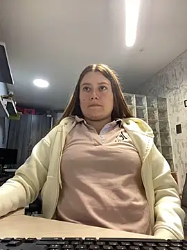 sophikinley online show from November 23, 7:29 am