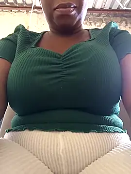 Snapshot of SexyLisah_01 chatting on March 13, 8:26 am SexyLisah 01 online show from March 13, 8:26 am