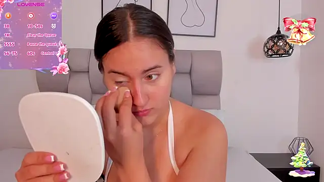 Hanna Evans   online show from November 26, 12:16 pm