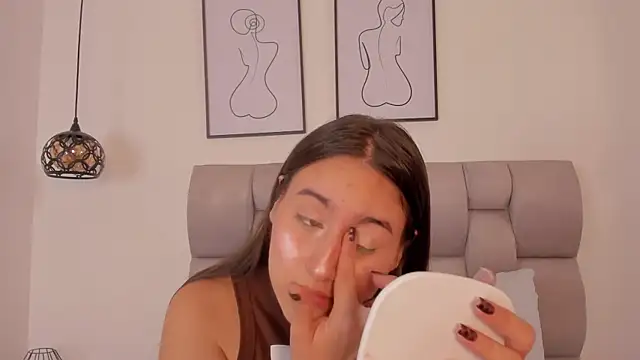 Hanna Evans   online show from September 25, 12:11 pm