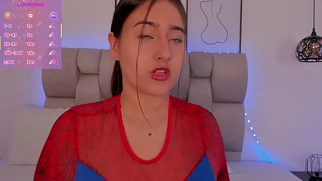 Hanna Evans   online show from January 12, 12:56 pm