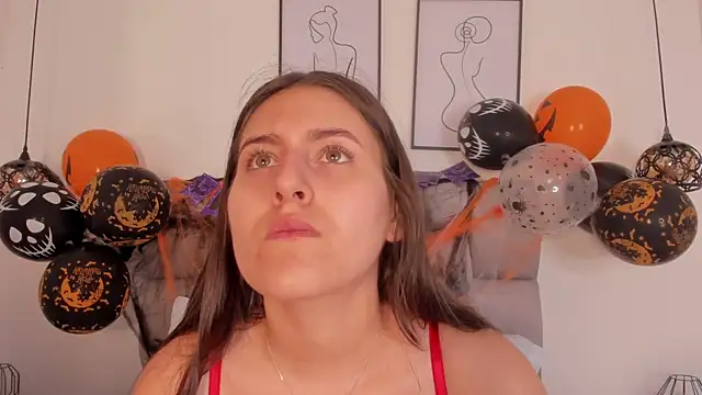 Hanna Evans   online show from October 28, 12:26 pm