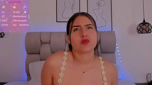 Hanna Evans   online show from January 8, 12:33 pm