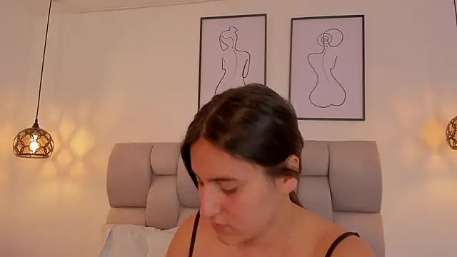 Hanna Evans   online show from September 24, 12:11 pm